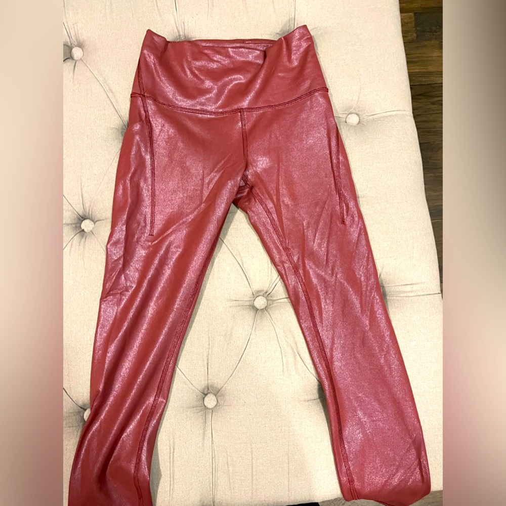 Lululemon Wunder train with pockets shiny leggings size 6